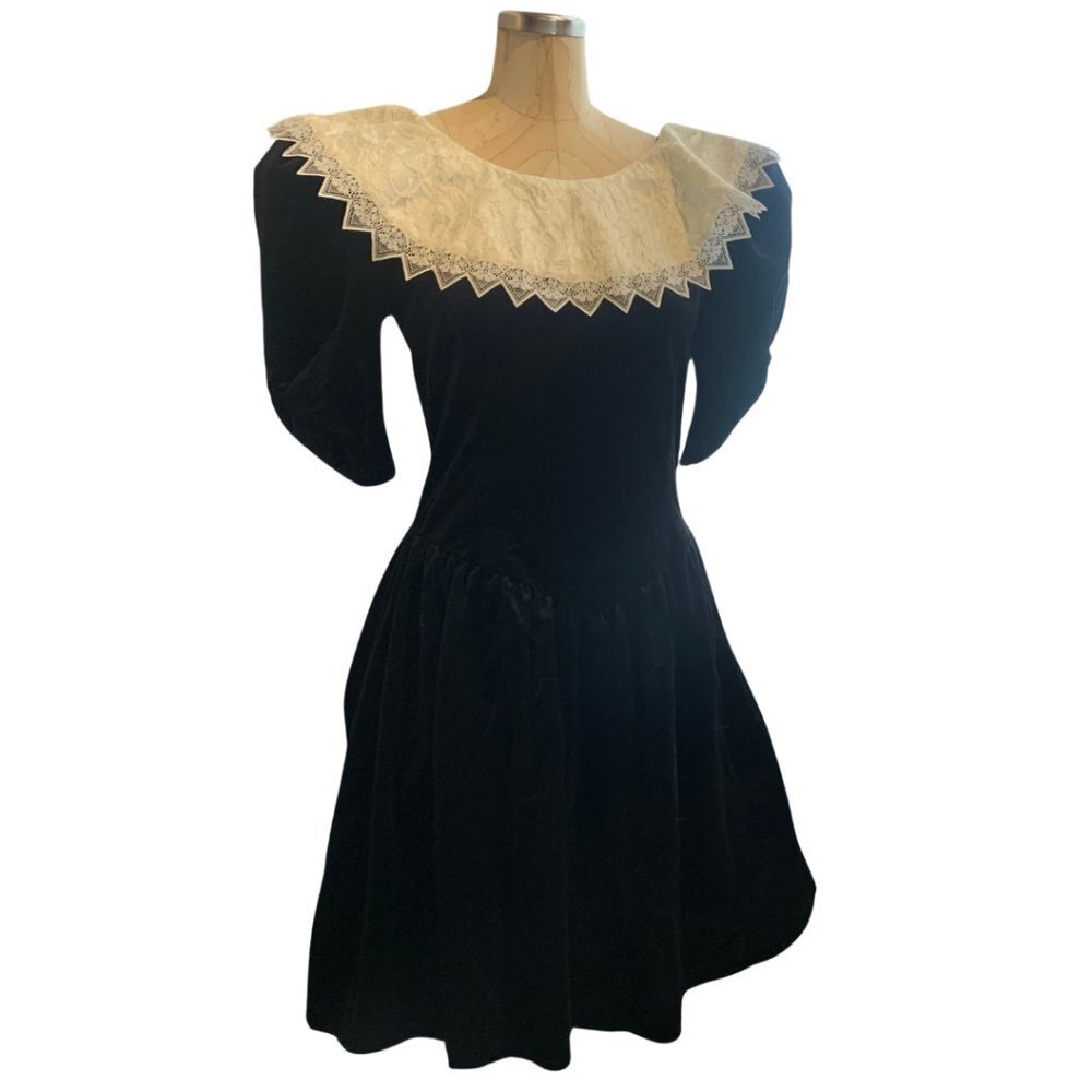 Eber Black Velvet Ivory Lace Collar Short Sleeve Mini Dress Women Size 7 Vintage